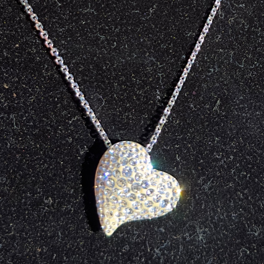 Elegant SWAROVSKI Silver Heart Necklace and Earring Set - Picture 5 of 5